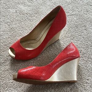 Lilly Pulitzer red Peep-Toe Wedge Shoes wedges gold heel 7.5 7 1/2 shoes heels